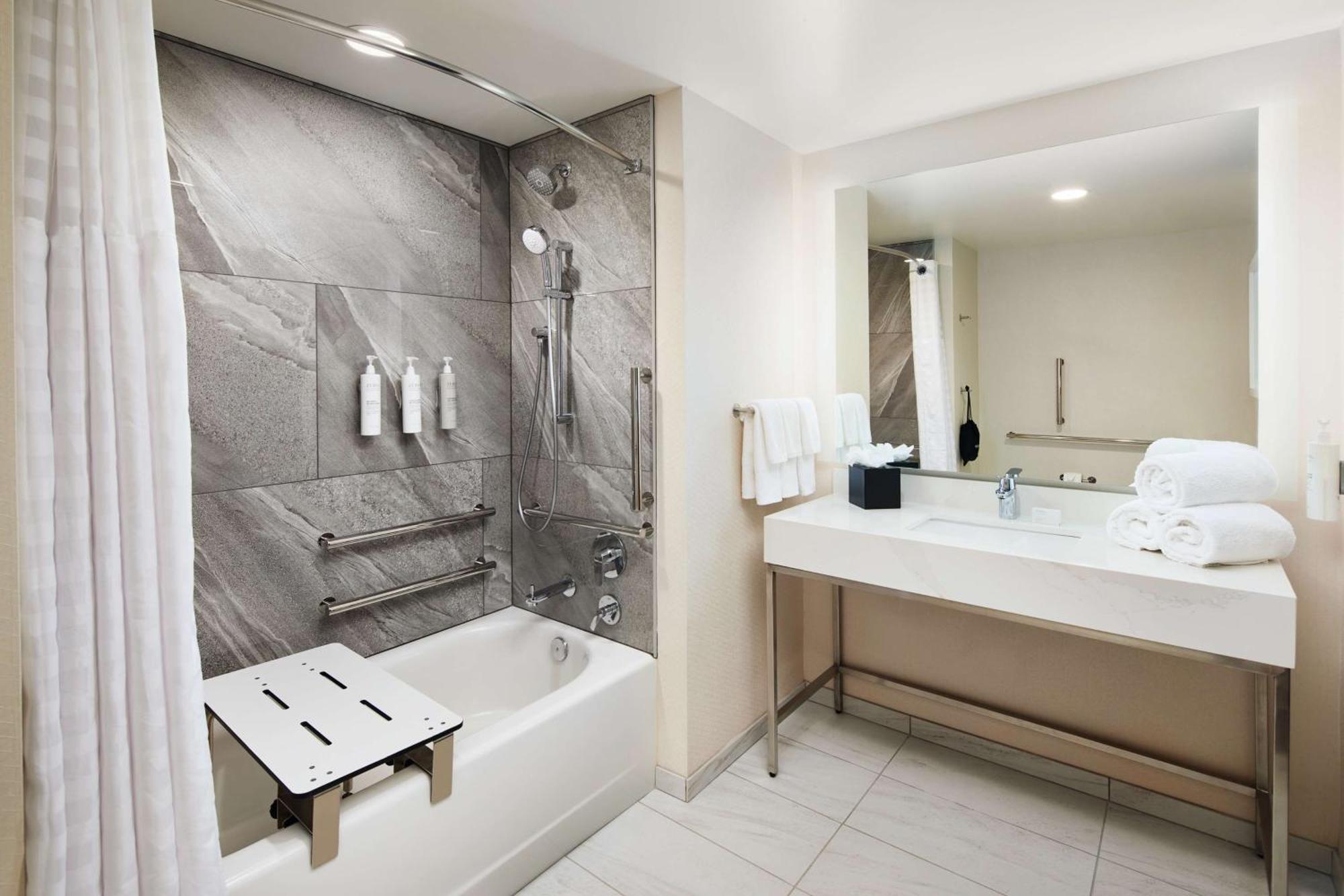 Embassy Suites By Hilton Atlanta Airport North Hapeville Extérieur photo